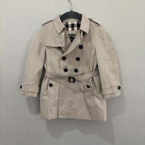 Burberry khaki trench coat, belt, 2 front pockets